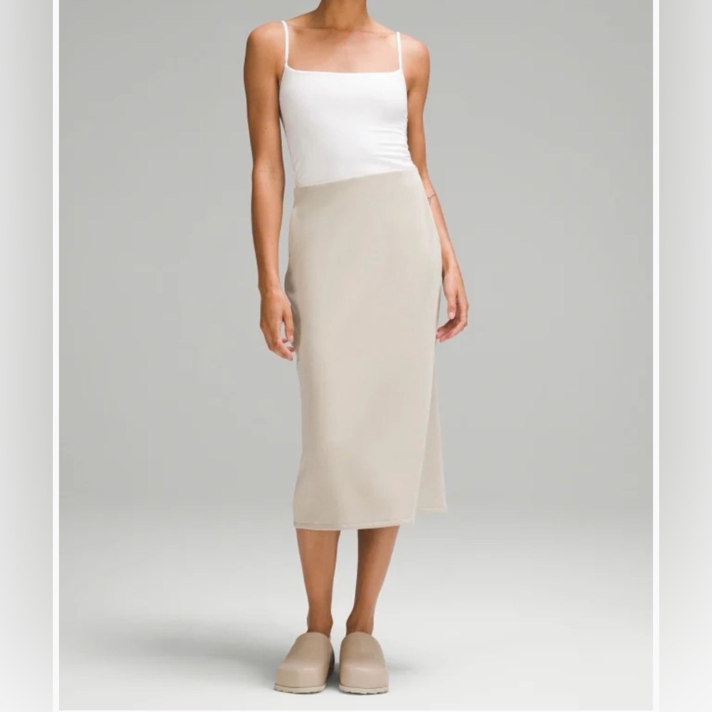 Lululemon Softstreme High-Rise Midi Skirt Size 2 Mojave Tan Minimalist